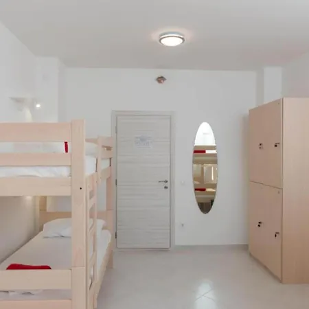 Dom wakacyjny Free Bird - Bed In Five Bed Mixed 4 *