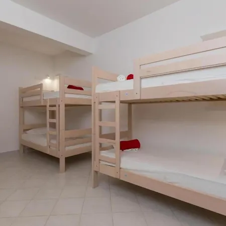 Dom wakacyjny Free Bird - Bed In Five Bed Mixed 4 Dubrownik