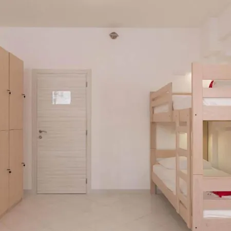 Free Bird - Bed In Five Bed Mixed 4 * 두브로브니크